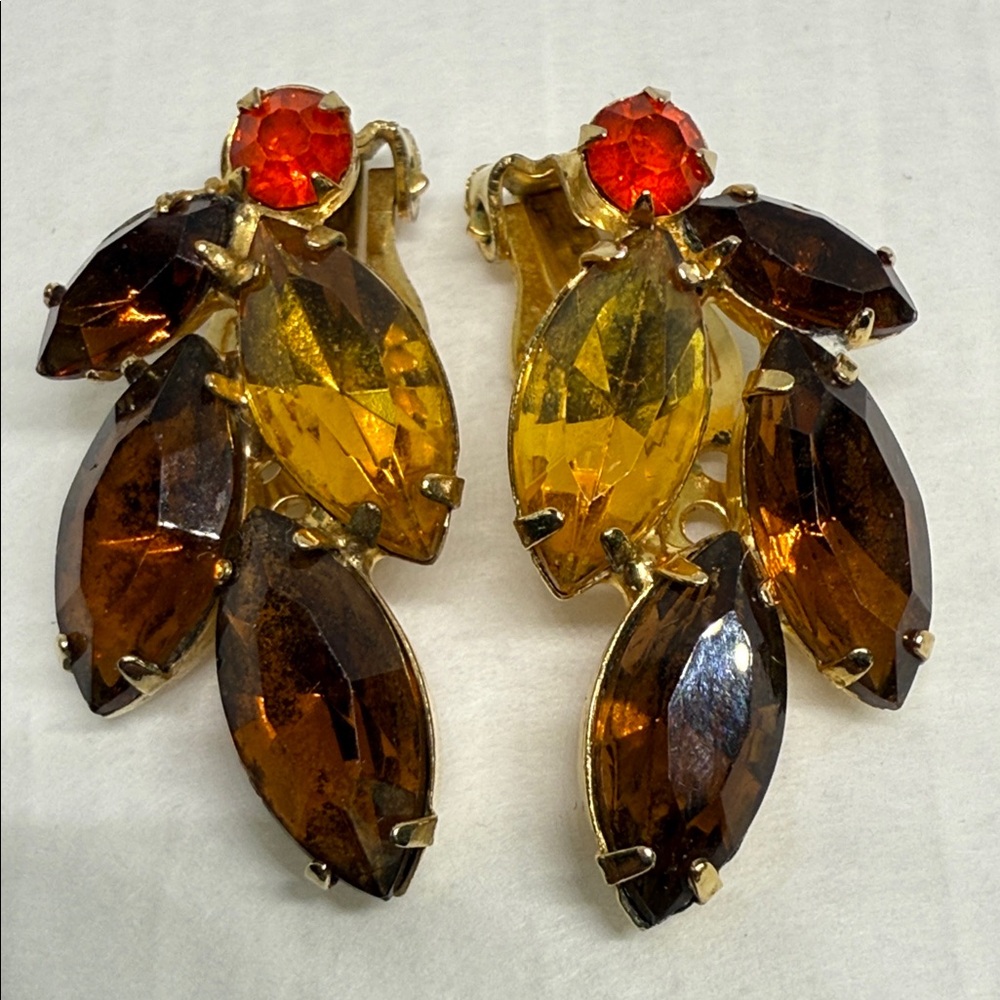 Vintage root bear & apple cider Gold  tone Brown Leaf clip on Earrings
